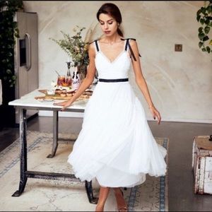 ✨Needle & Thread White Arabesque Dress - fits size US 4 ✨